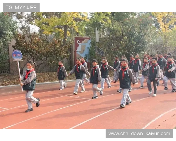 学校阳光体育活动强化学生体质,增强组织纪律性 学校阳光体育活动强化学生体质,增强组织纪律性